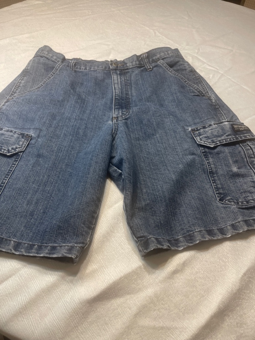 Wrangler Denim Cargo‎ Shorts in Blue